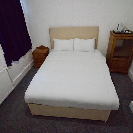 Gatwick Birchwood Lodge With Holiday Parking Horley Ngoại thất bức ảnh