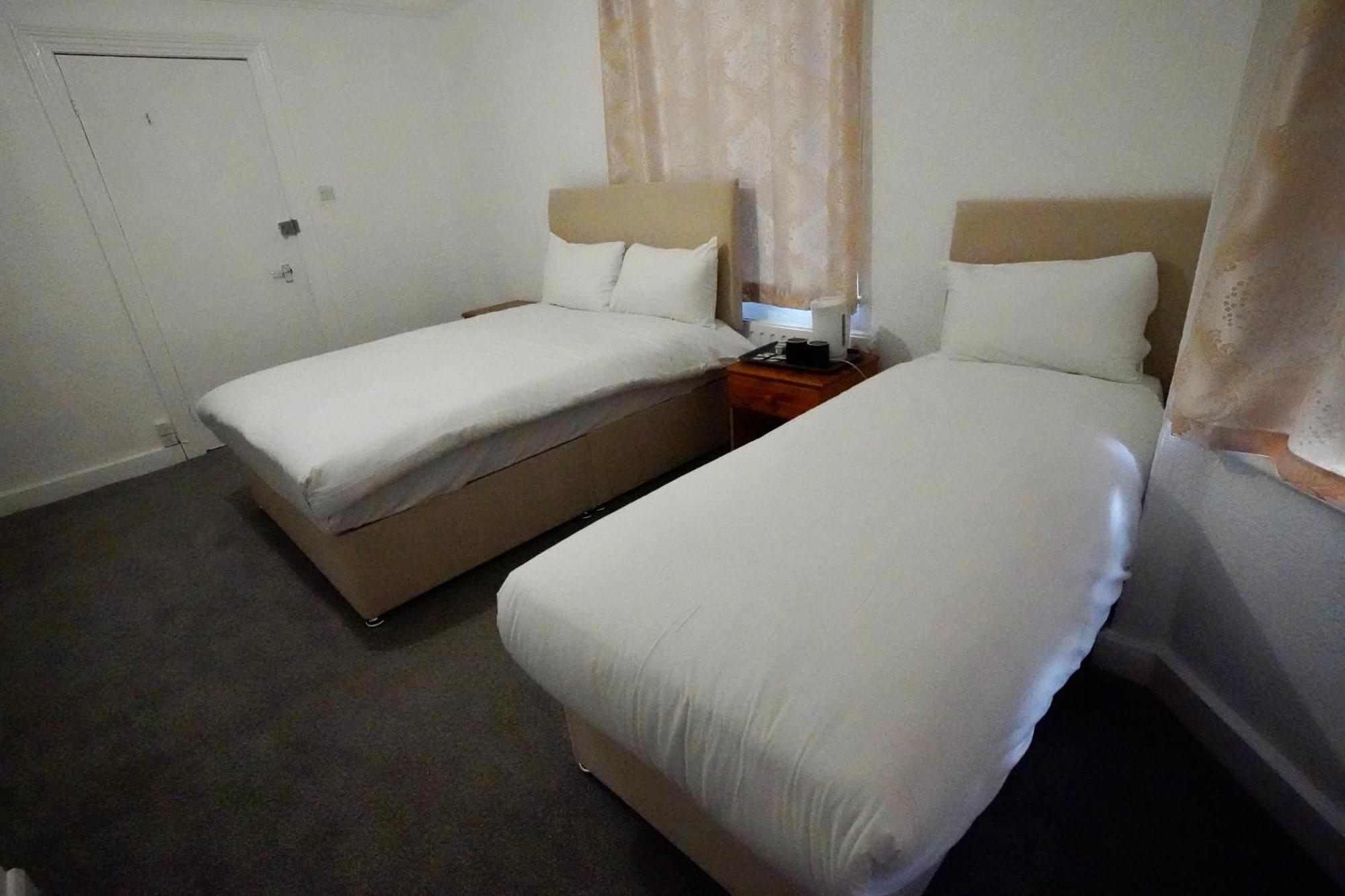 Gatwick Birchwood Lodge With Holiday Parking Horley Ngoại thất bức ảnh