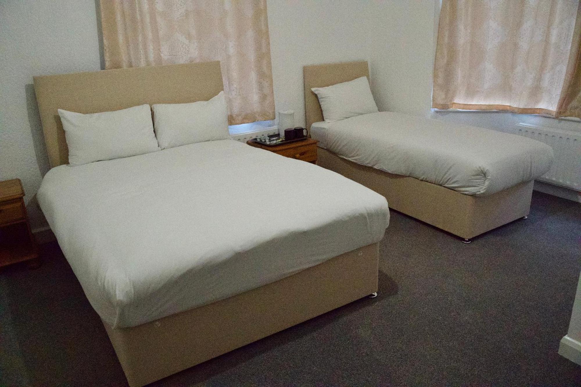 Gatwick Birchwood Lodge With Holiday Parking Horley Ngoại thất bức ảnh