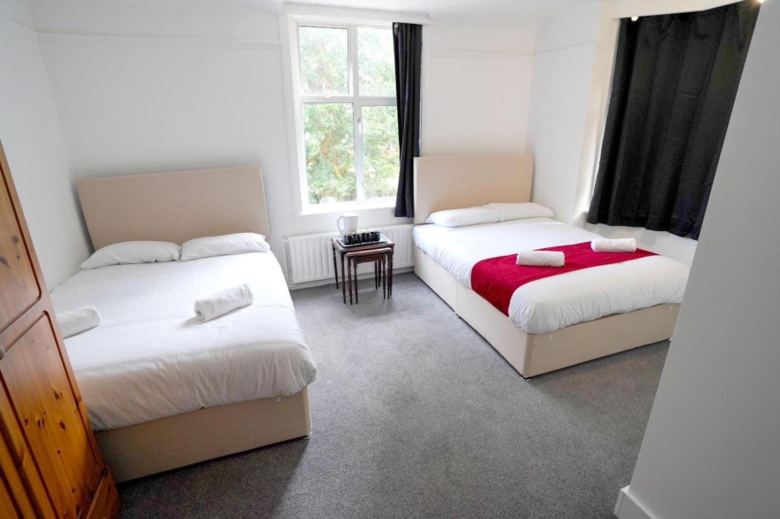 Gatwick Birchwood Lodge With Holiday Parking Horley Ngoại thất bức ảnh