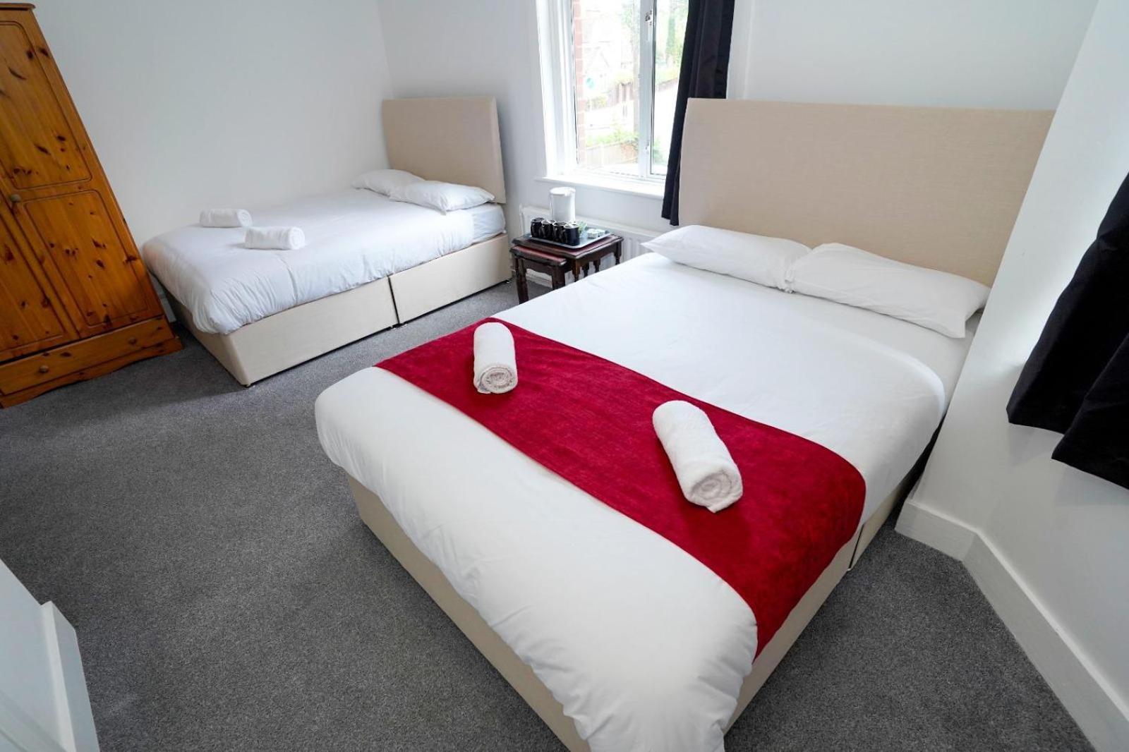 Gatwick Birchwood Lodge With Holiday Parking Horley Ngoại thất bức ảnh